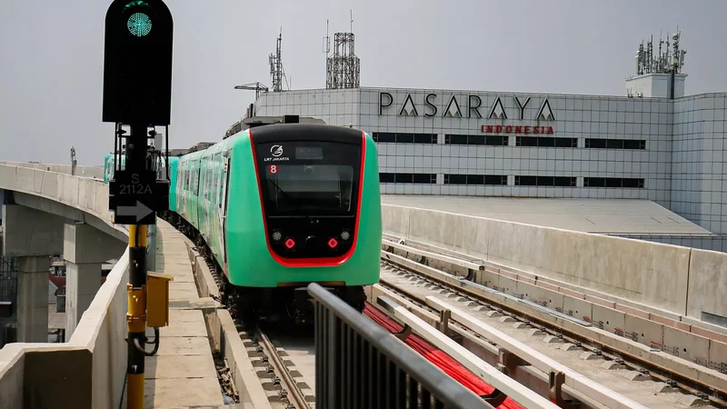 LRT Velodrome-Manggarai Beroperasi, Solusi Transit Hemat Warga Bekasi